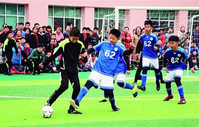 《天空之尘》：赛博朋克银河恶魔城游戏登陆PC平台