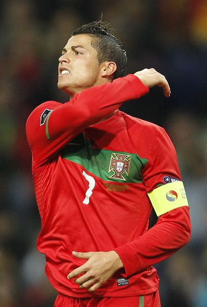 晚安！库里26秒准绝杀救勇士 砍31+7+7遭使绊险受伤