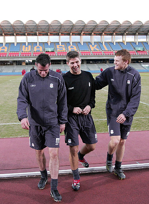 [国内足球]冯博轩横传中路 张玉宁包抄打门得手