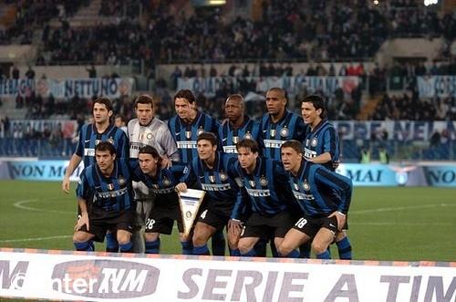 球迷骂东契奇是垃圾，后者命中高难度三分后回喷：你xx说啥呢